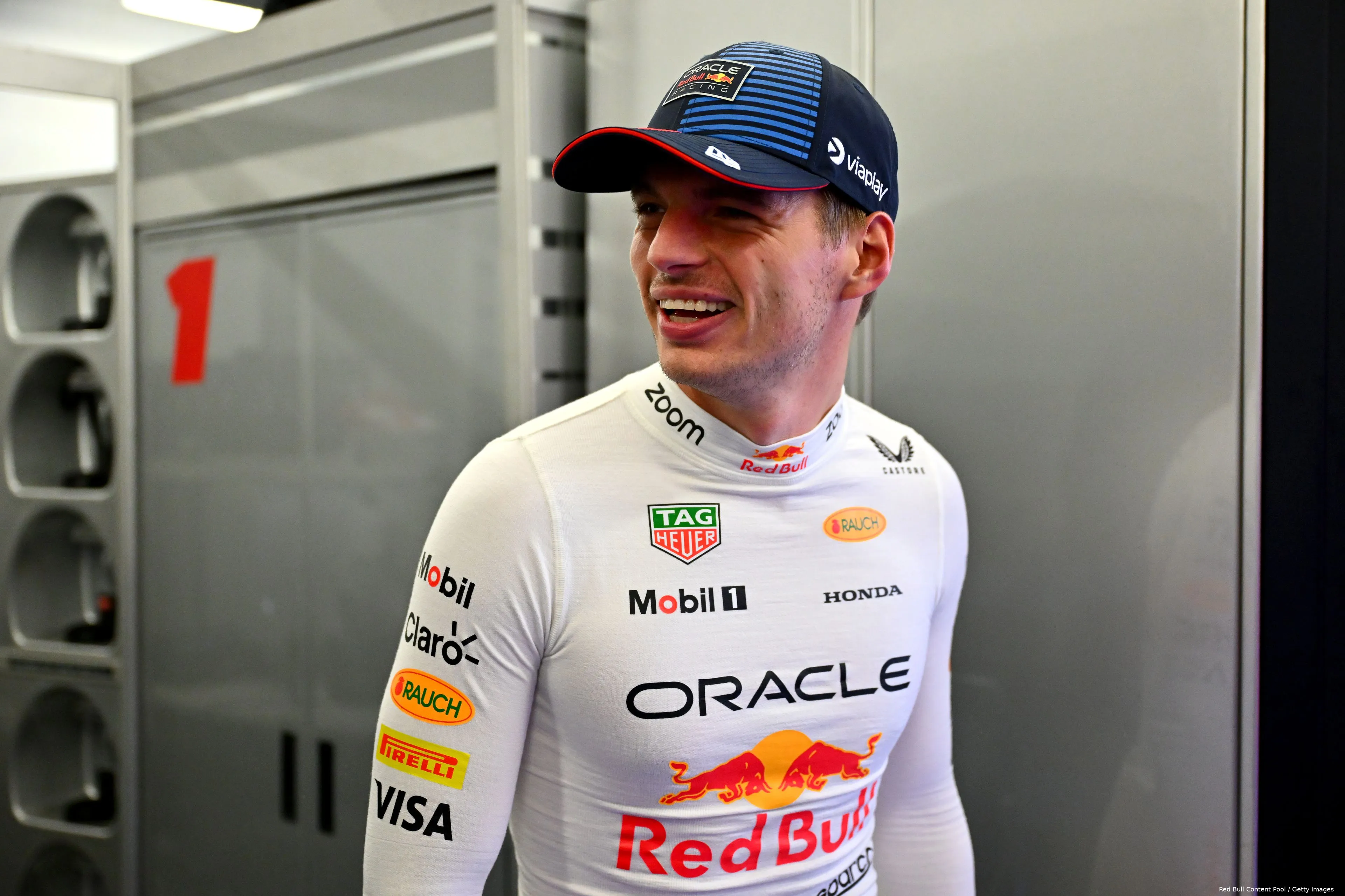 max verstappen bakoe 2024 zaterdag 1 blij lach