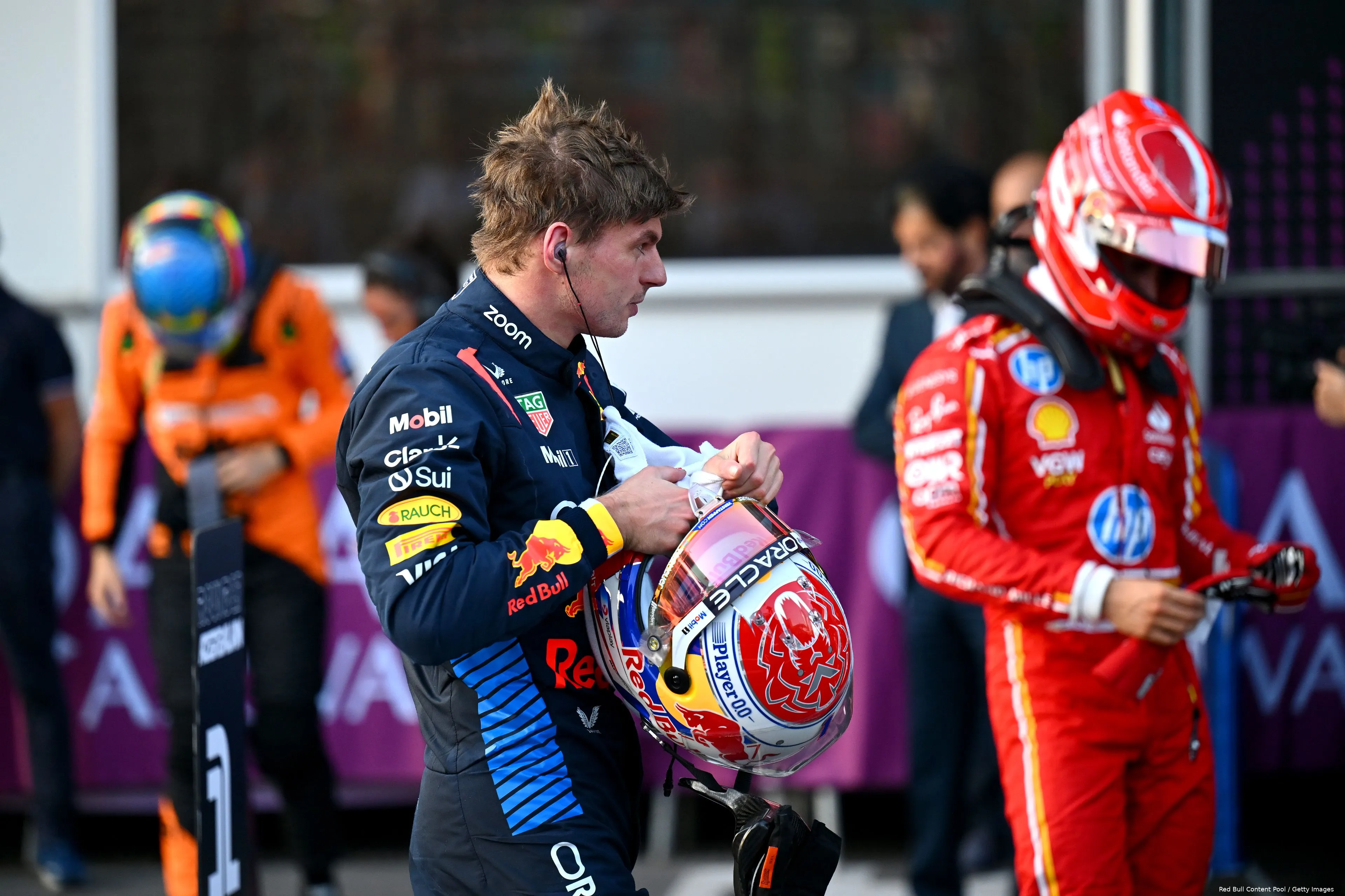 max verstappen charles leclerc ferrari azerbeidzjan