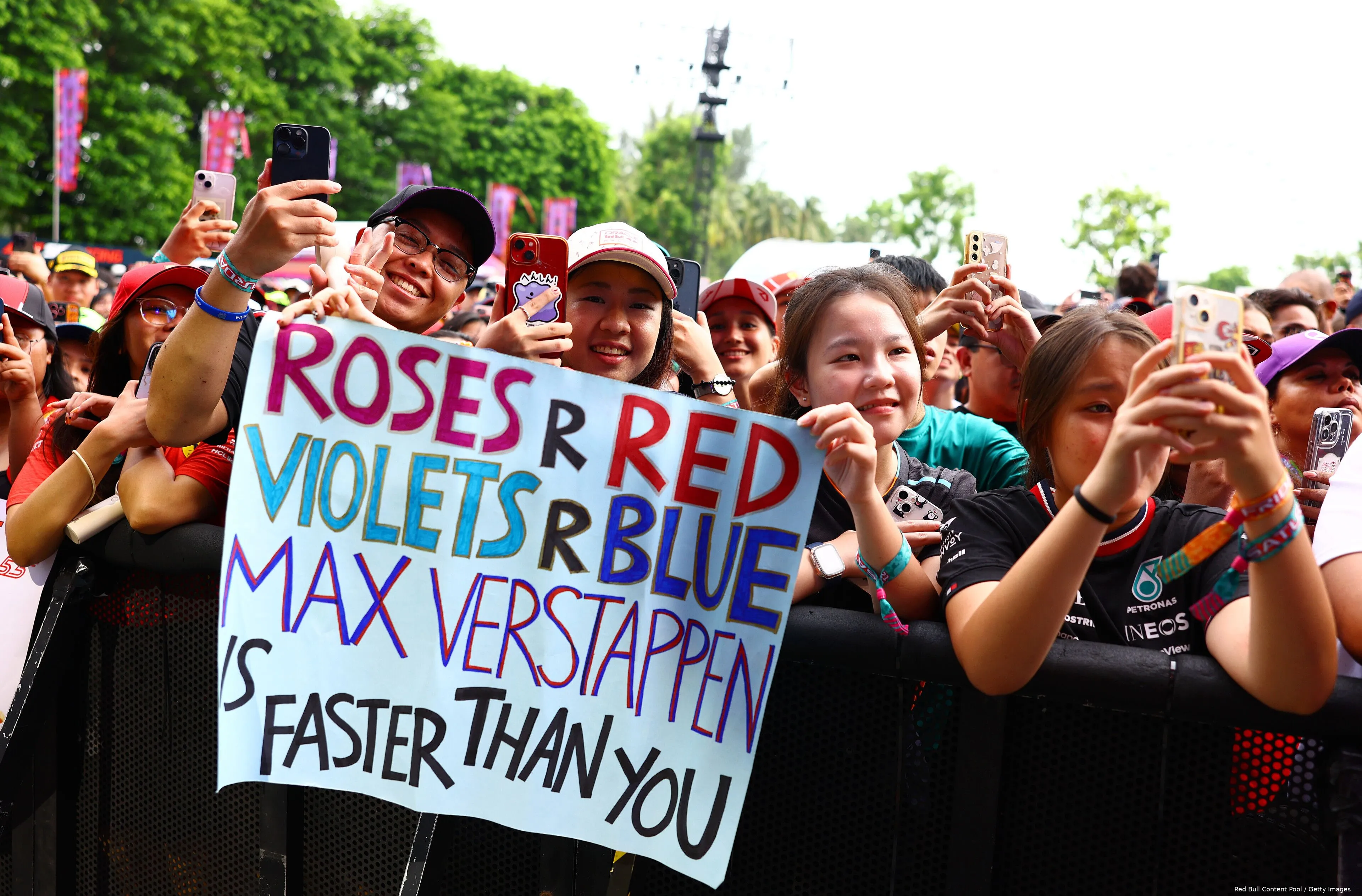 max verstappen singapore zaterdag 1212 1 fans mooi