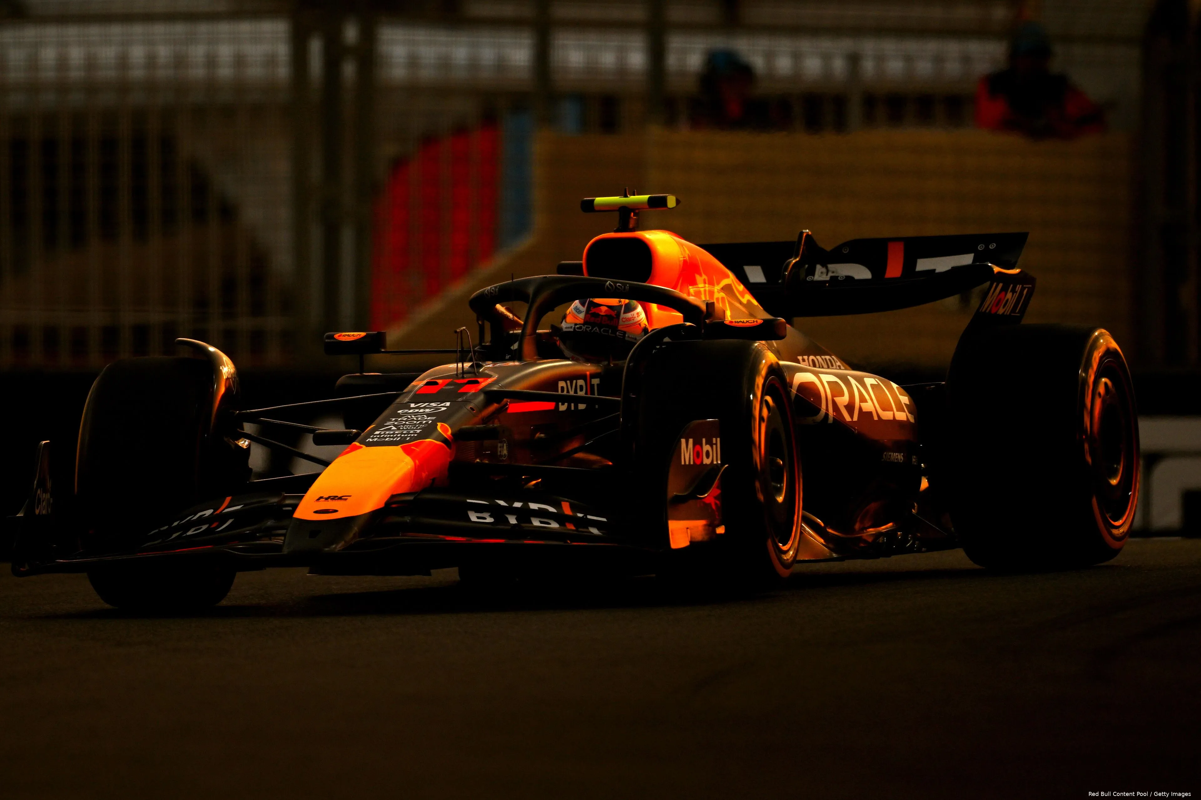 sergio perez red bull racing abu dhabi vrijdag rb20 10