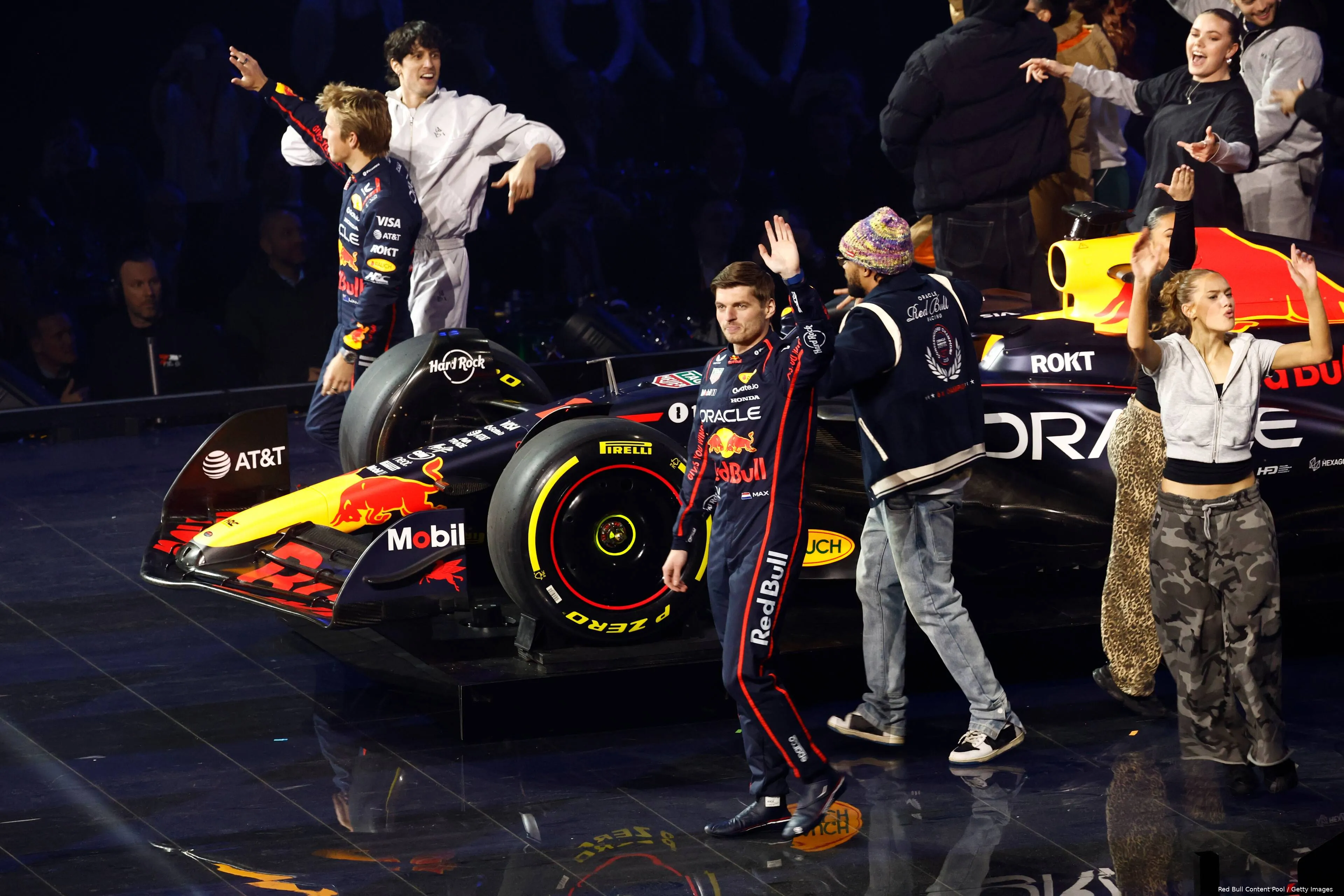 launch event 2025 londen o2 max verstappen red bull racing liam lawson