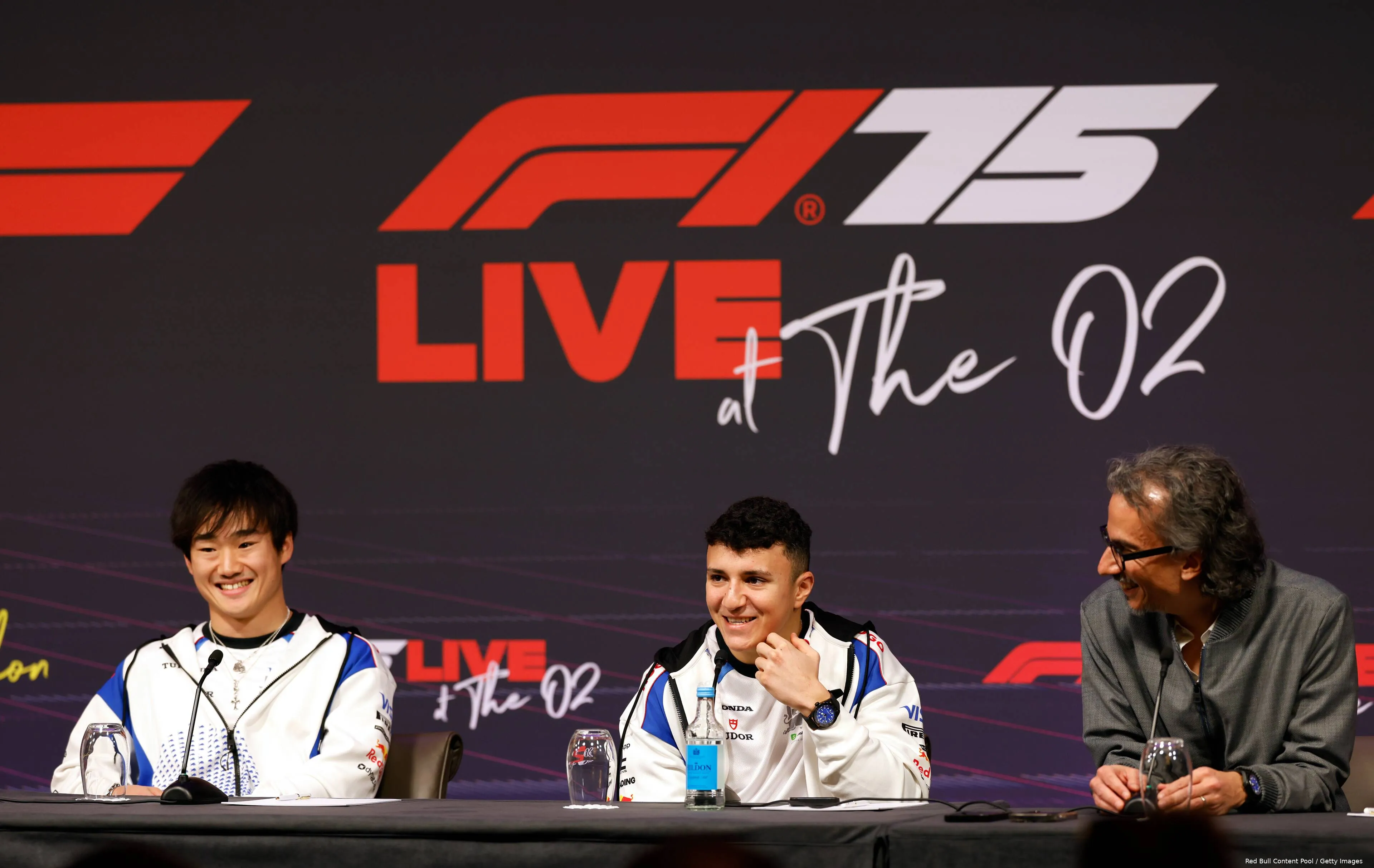 londen 2025 launch event racing bulls yuki tsunoda isack hadjar laurent mekies 2