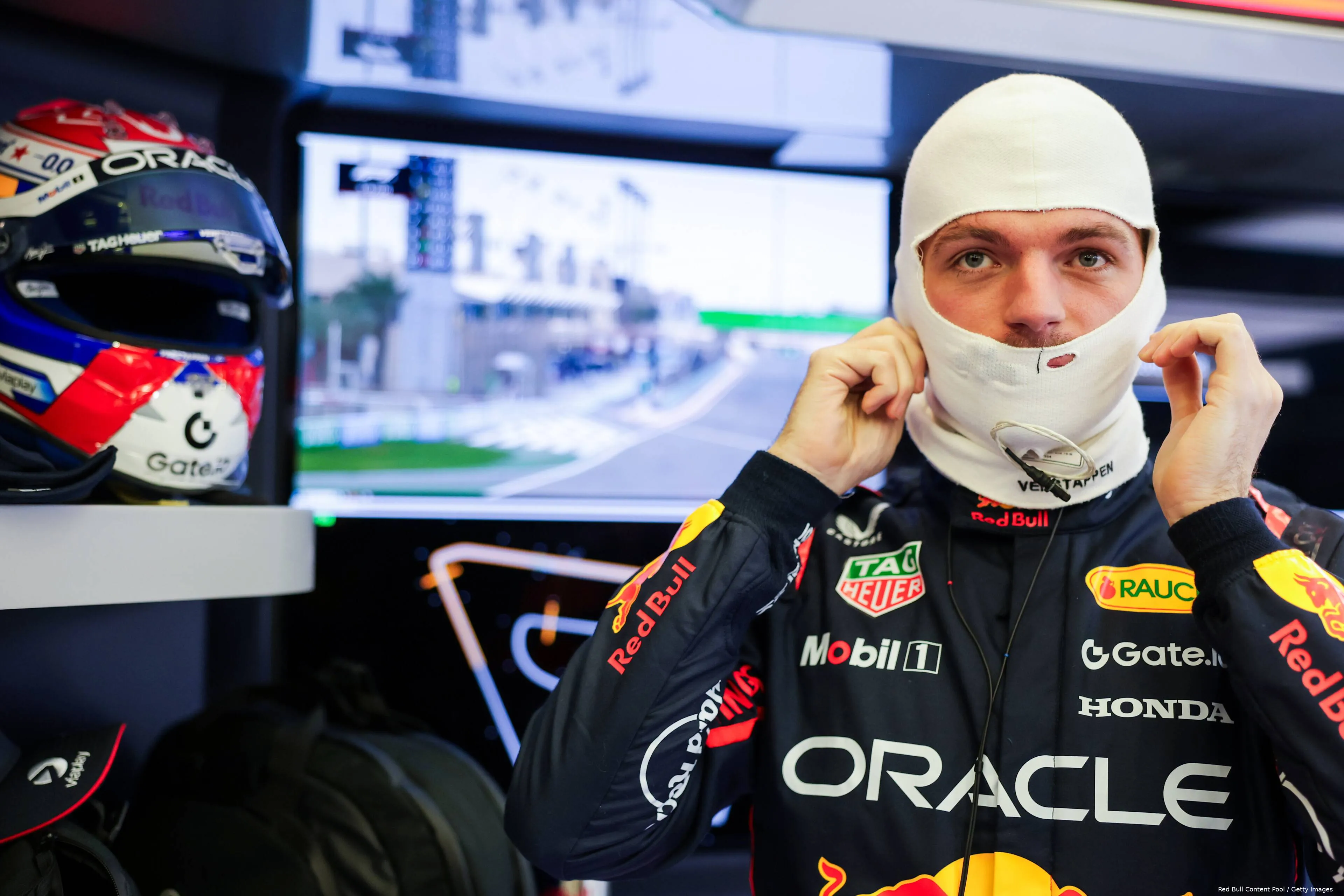 max verstappen rb21 2025 red bull racing 2025 wintertest 1 helm 12