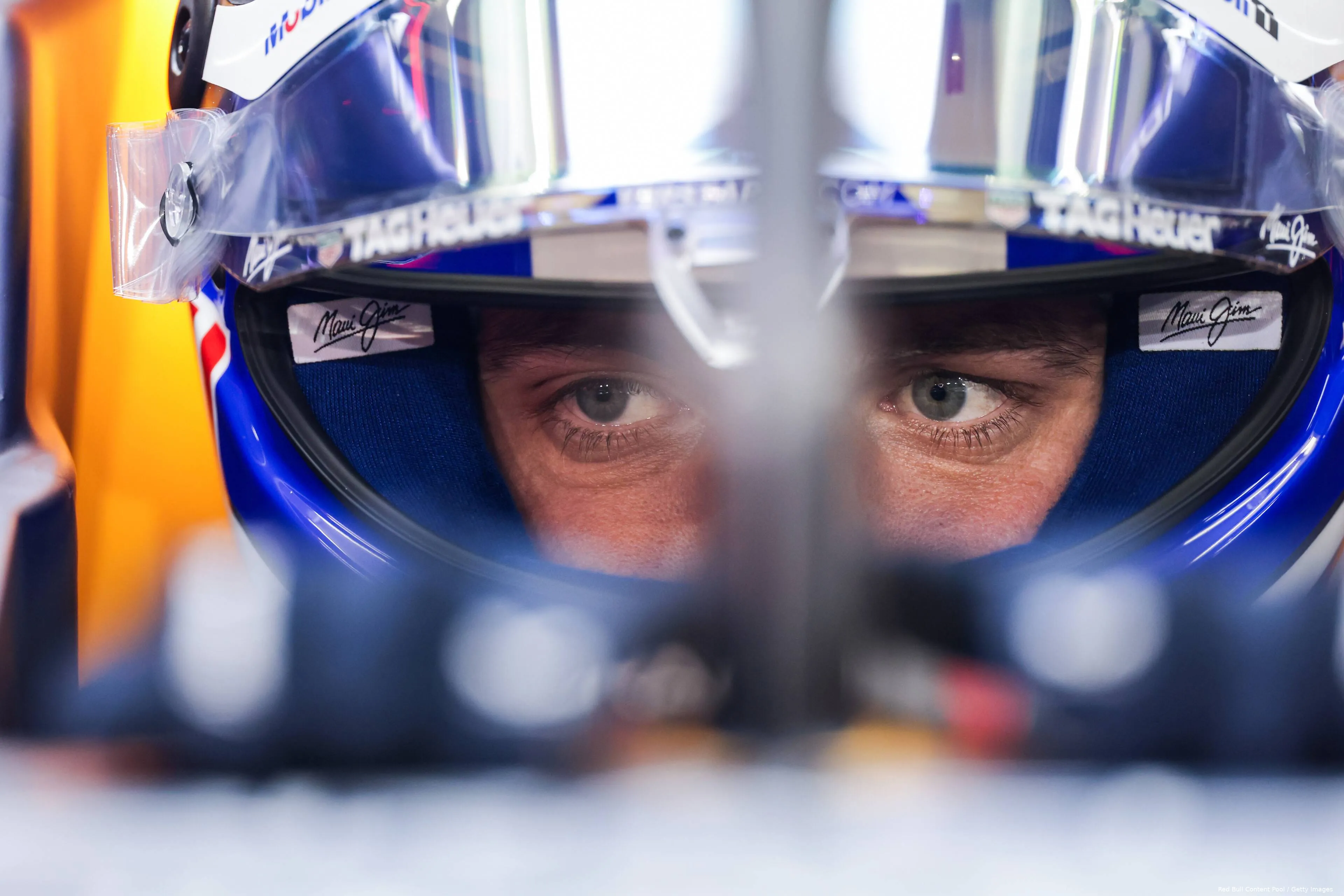 max verstappen rb21 2025 red bull racing 2025 wintertest 1 helm 13