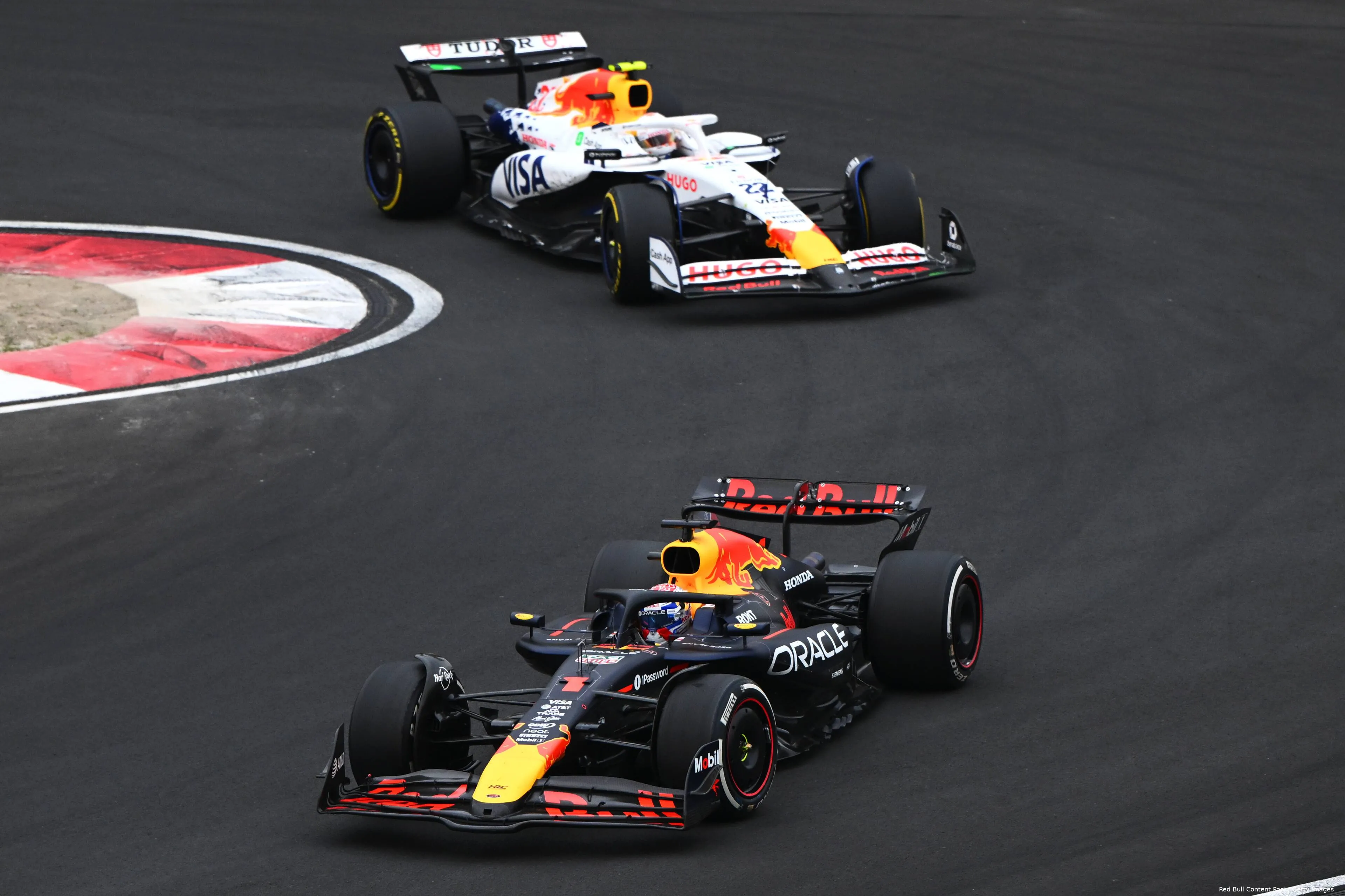 max verstappen red bull racing china rb21 zondag 1 isack hadjar