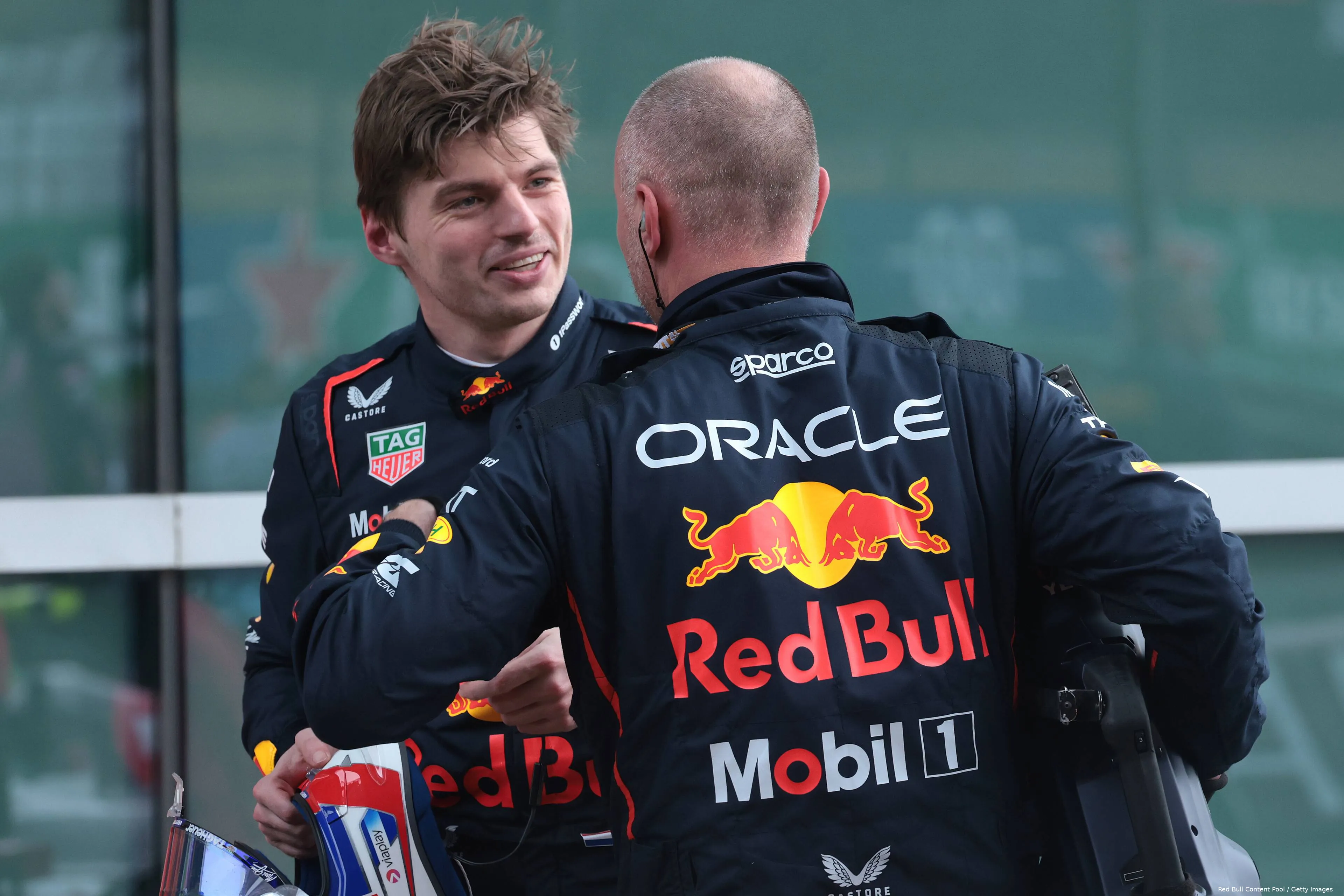 max verstappen red bull racing china rb21 zondag 1 monteur ole