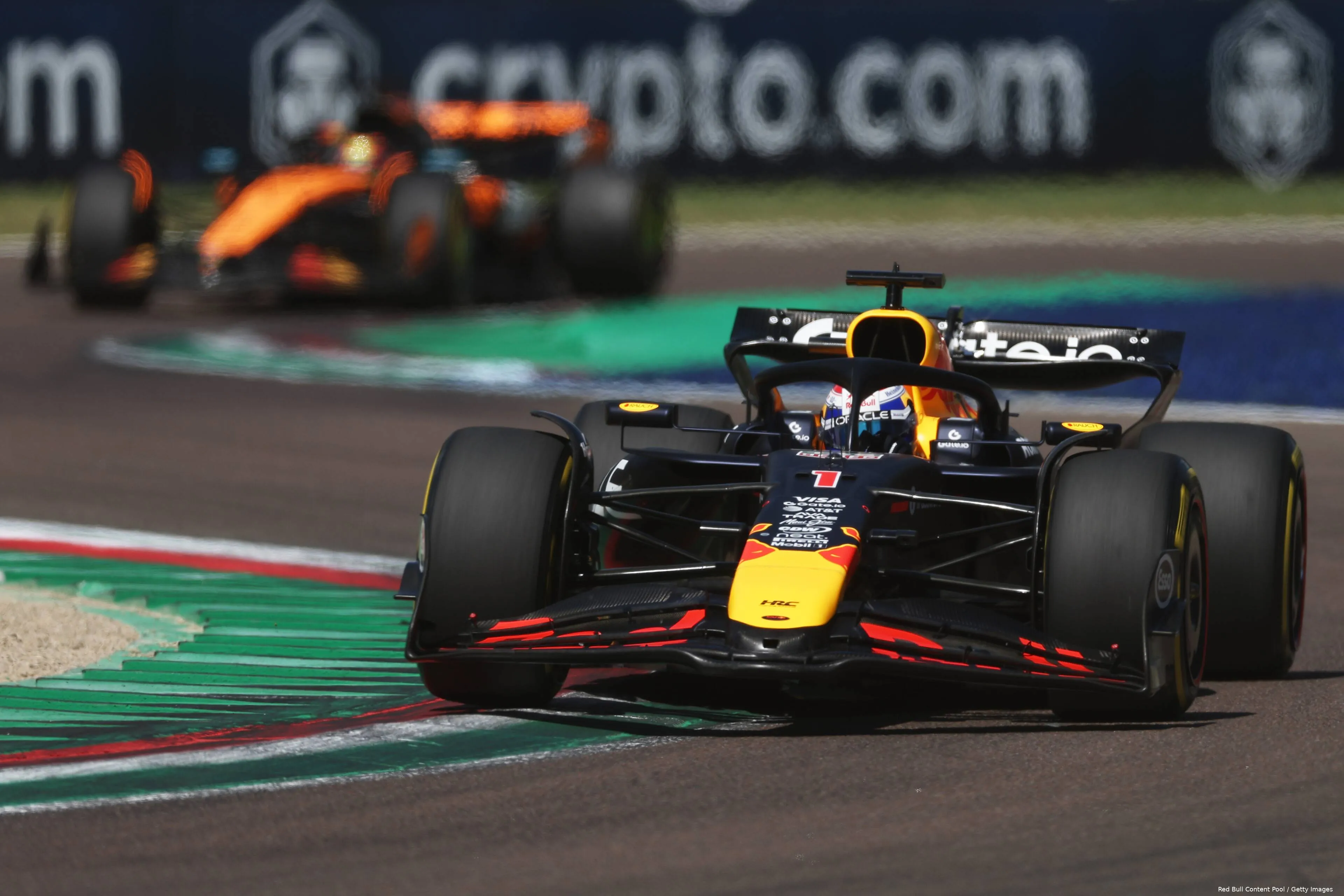 max verstappen red bull racing 2025 emilia romagna race zondag rb21 oscar piastri mclaren