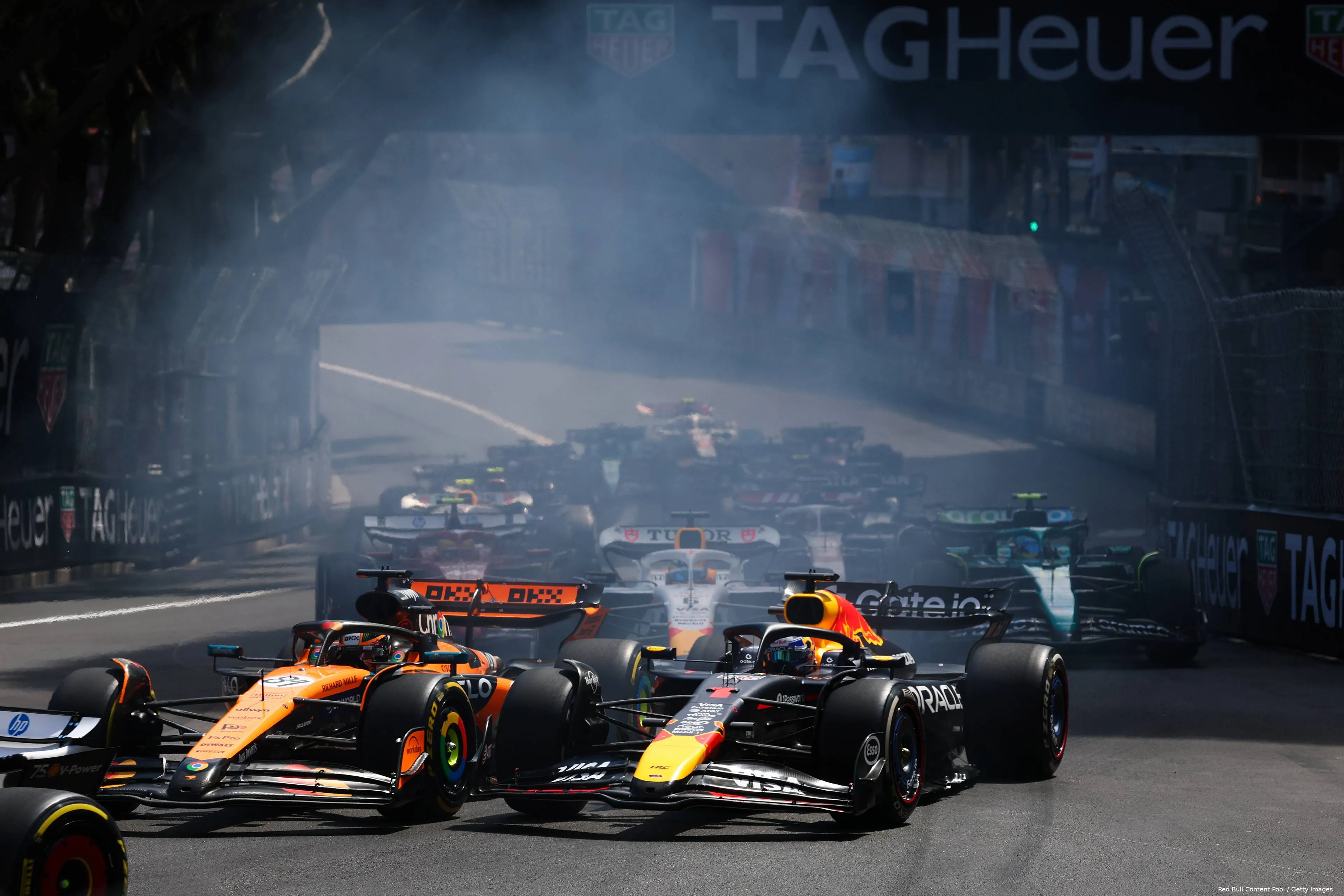 max verstappen red bull racing oscar piastri mclaren 2025 monaco zondag race start