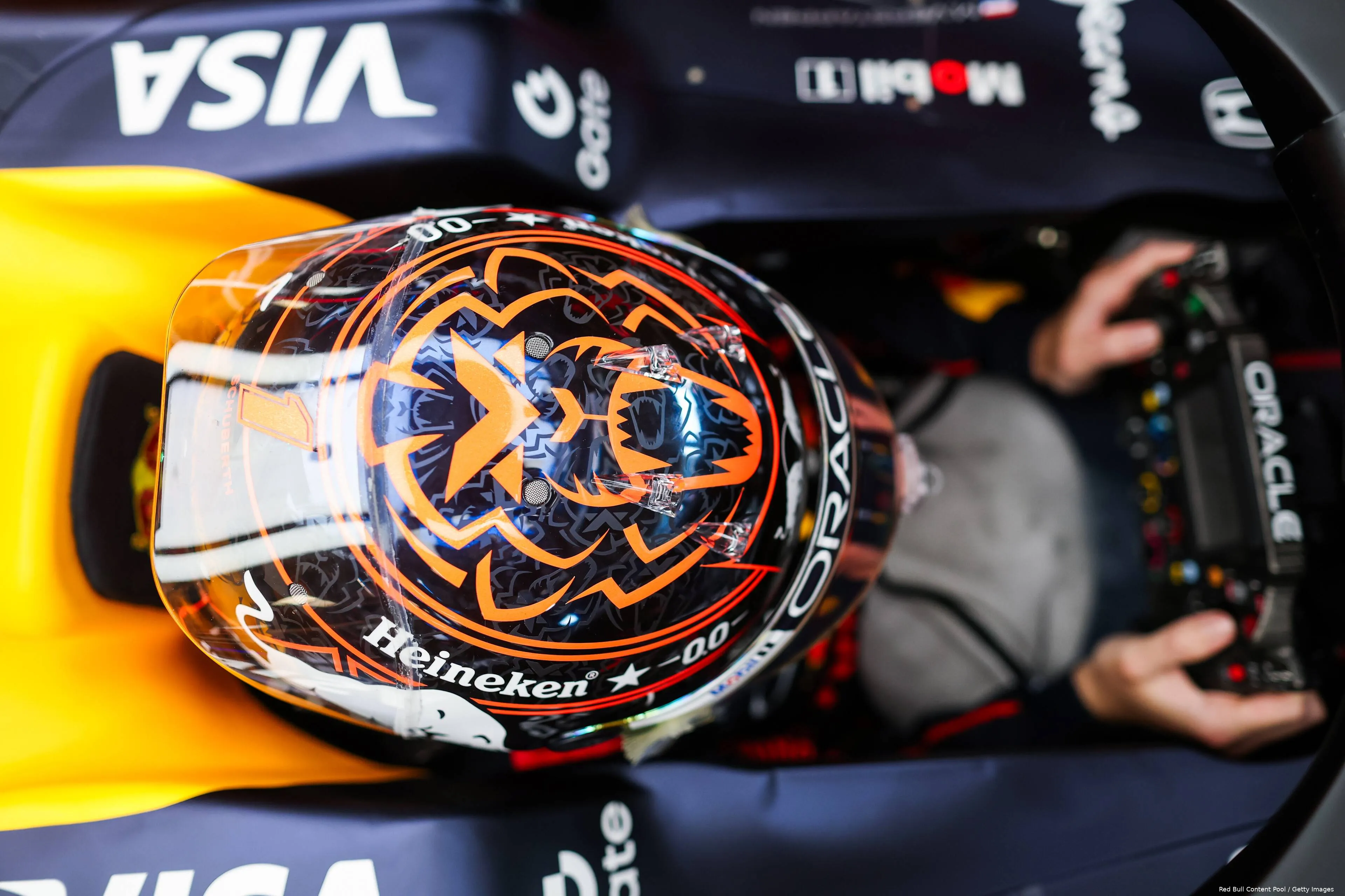 verstappen red bull oostenrijk vrijdag 1 helm