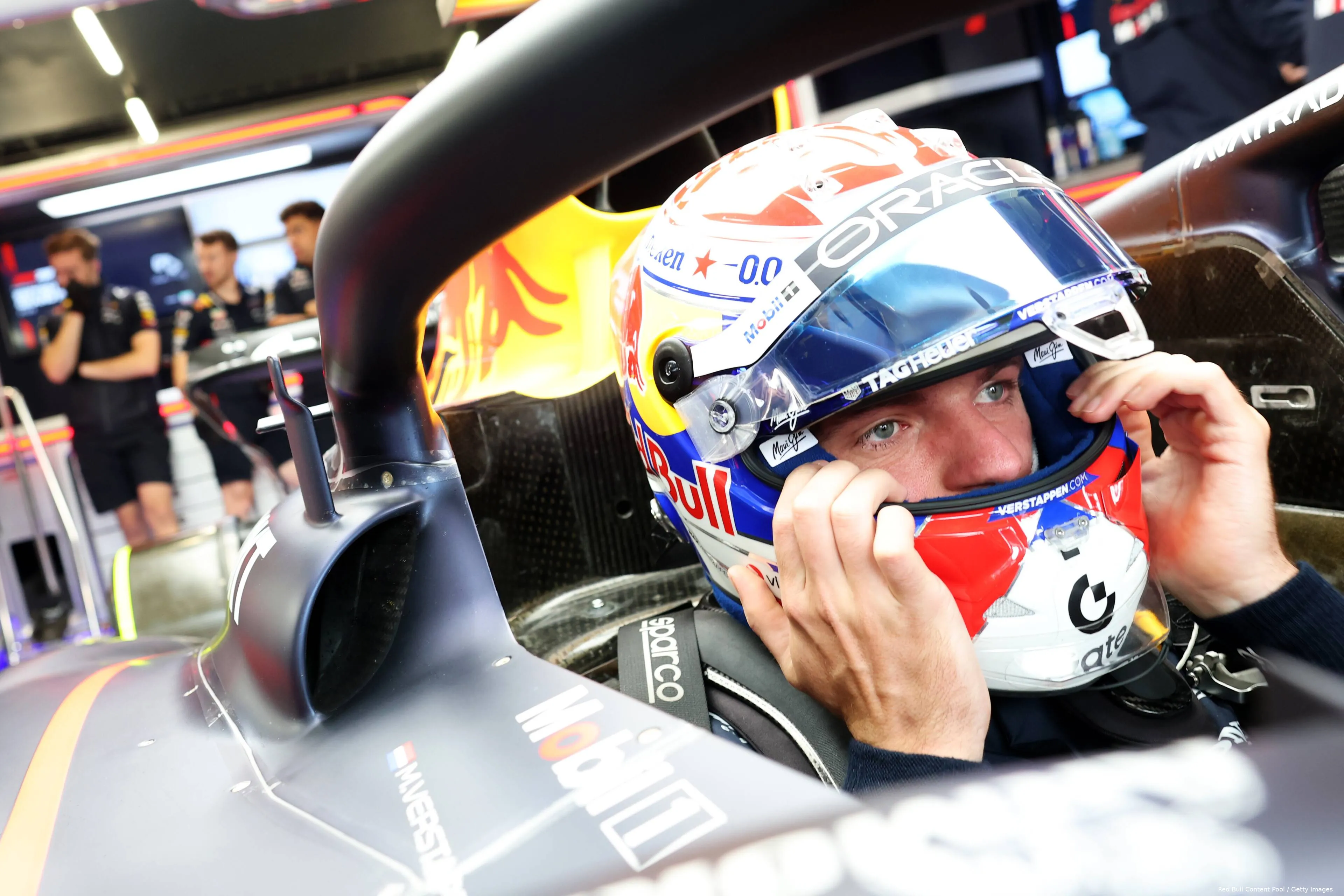 max verstappen red bull racing 2025 silverstone groot brittannie zaterdag kwalificatie helm