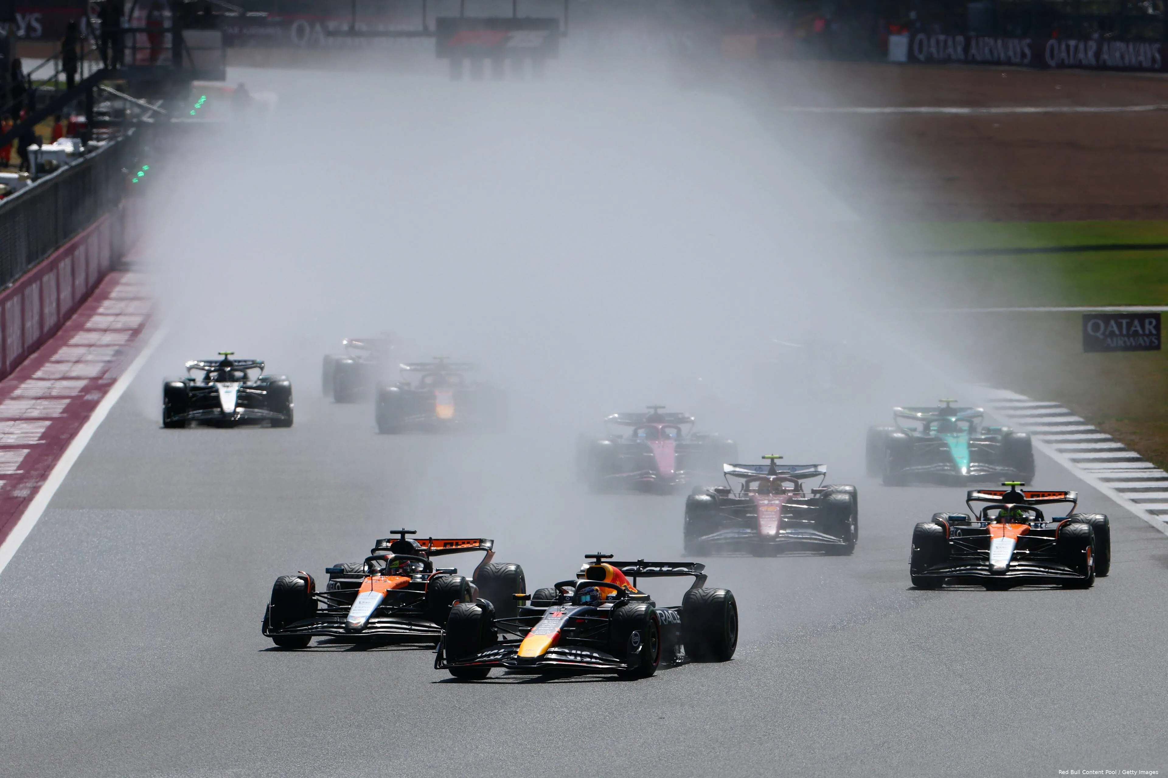 max verstappen red bull racing oscar piastri lando norris mclaren 2025 silverstone groot brittannie zondag race start 6