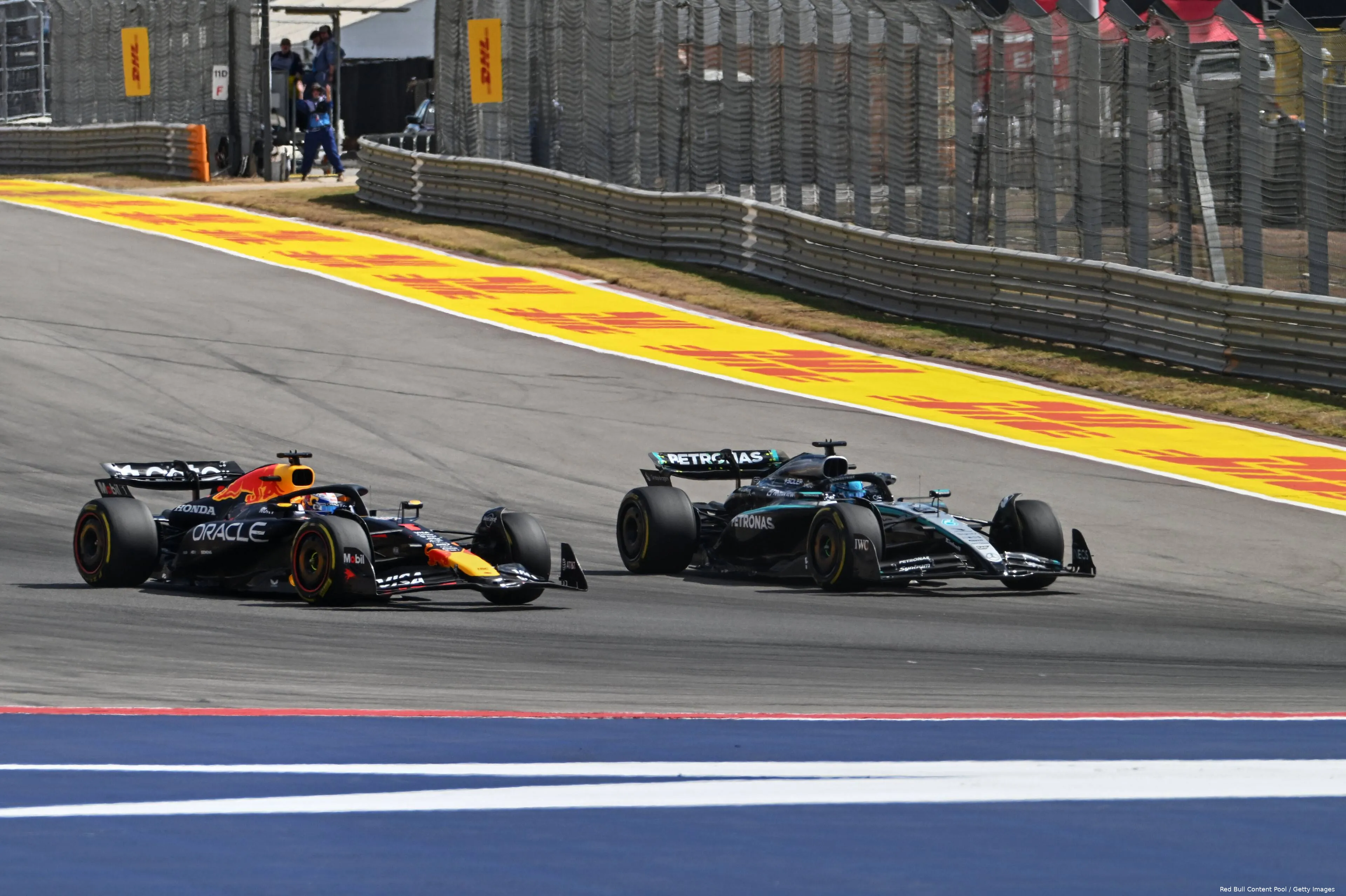 max-verstappen-george-russell-mercedes-red-bull-racing-cota