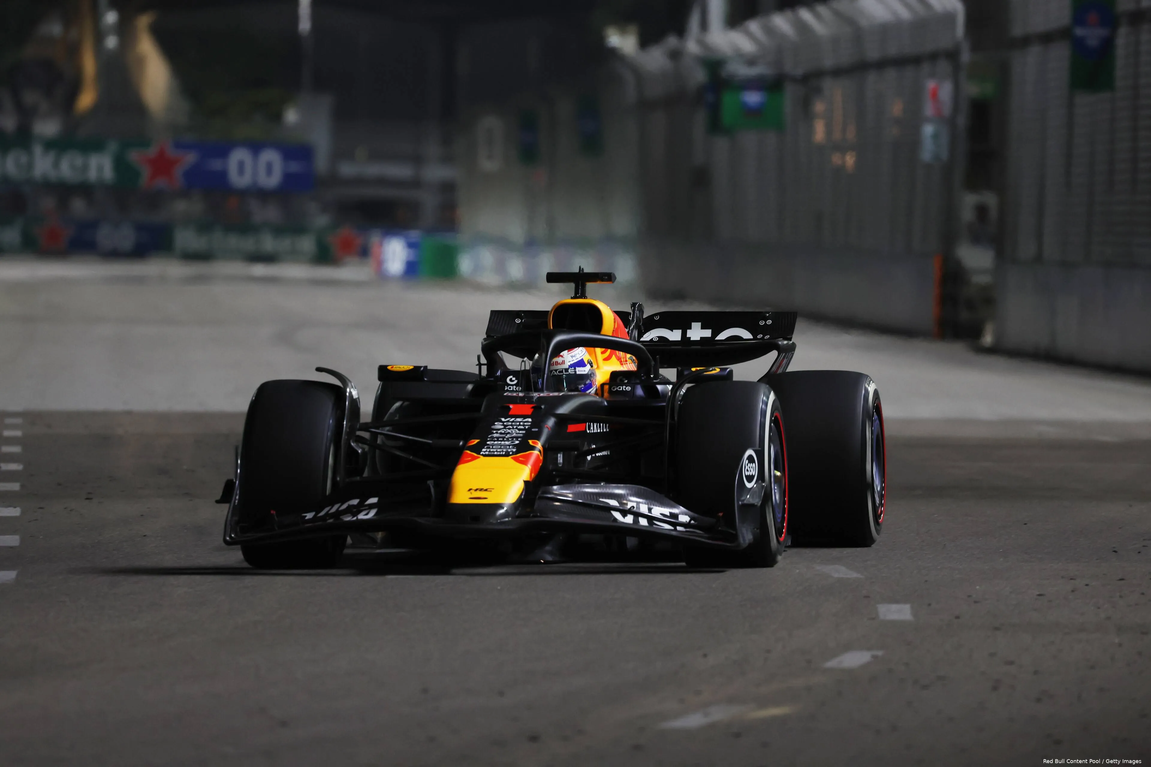 max-verstappen-red-bull-racing-2025-singapore-zondag