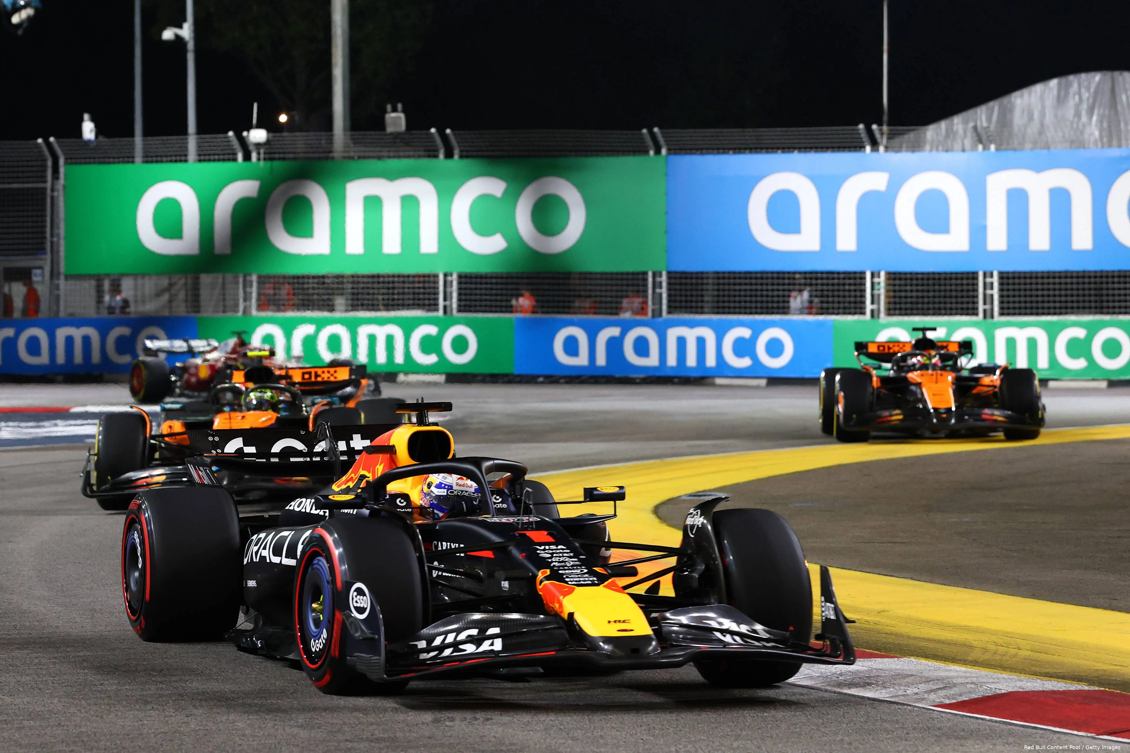 max-verstappen-singapore-race-2025-red-bull-racing-lando-norris-oscar-piastri-start