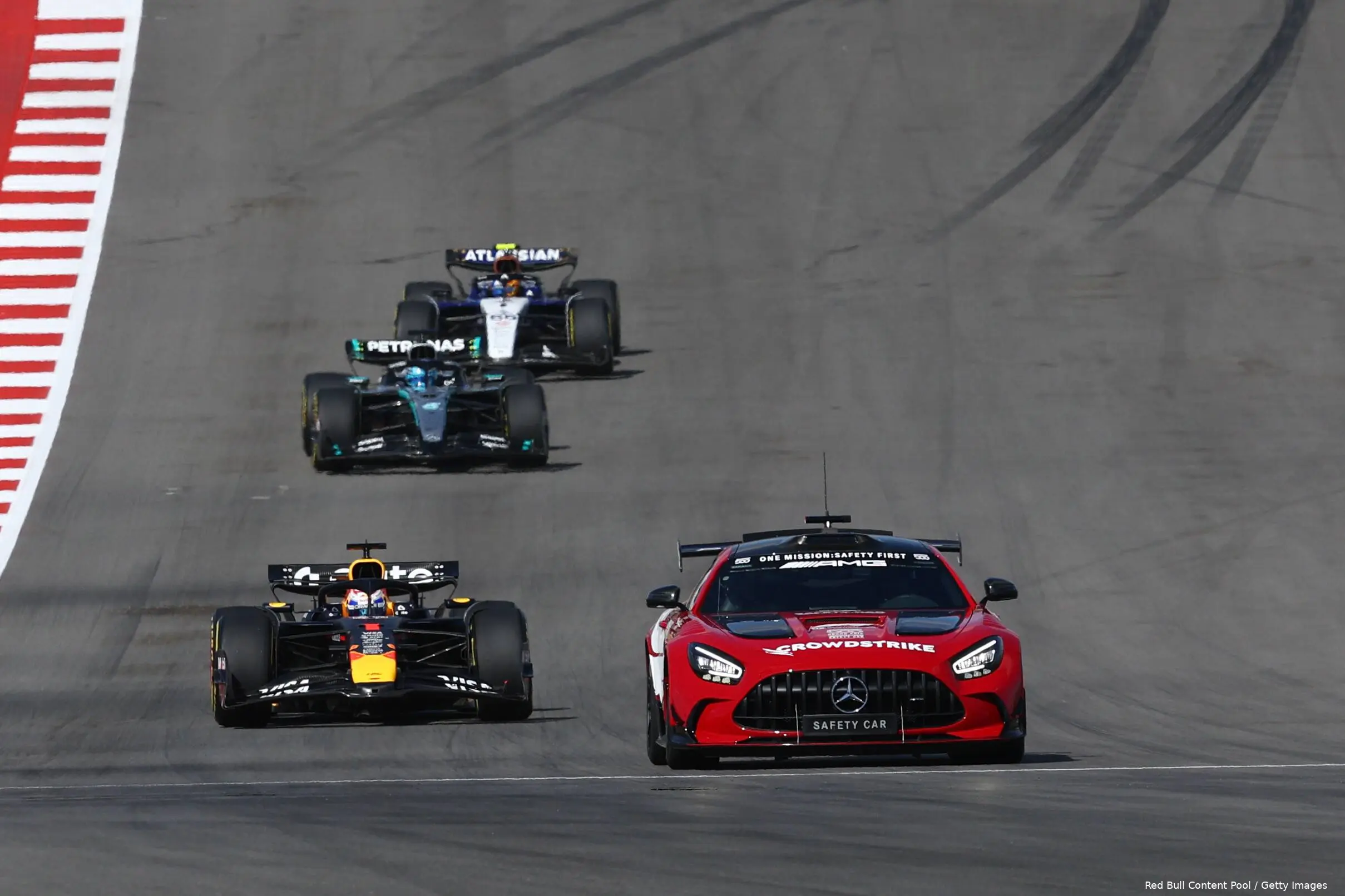 safety-car-cota-max-verstappen-george-russell-carlos-sainz