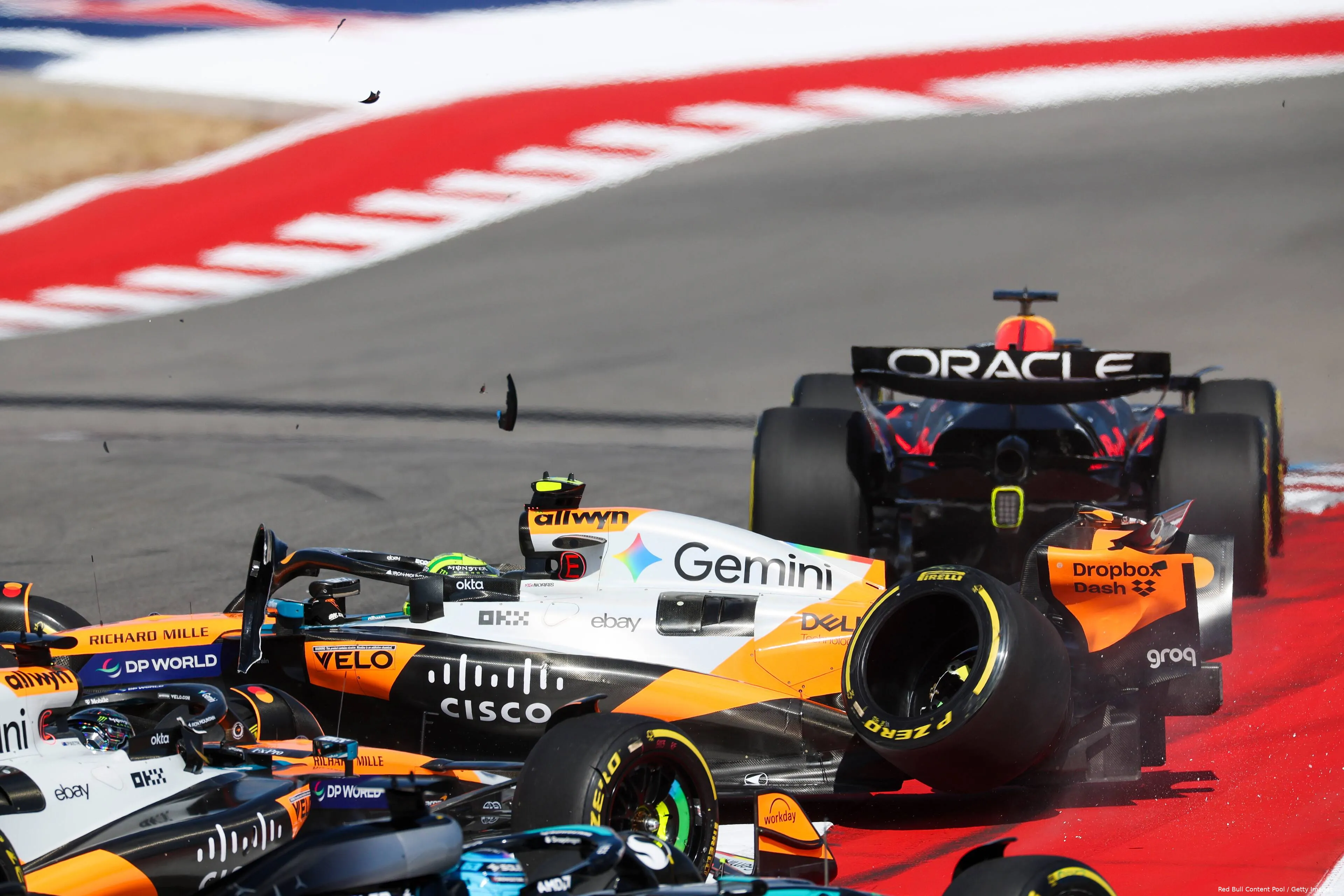 start-sprintrace-cota-mclaren-crash-lando-norris-oscar-piastri-nico-hulkenberg-max-verstappen-12