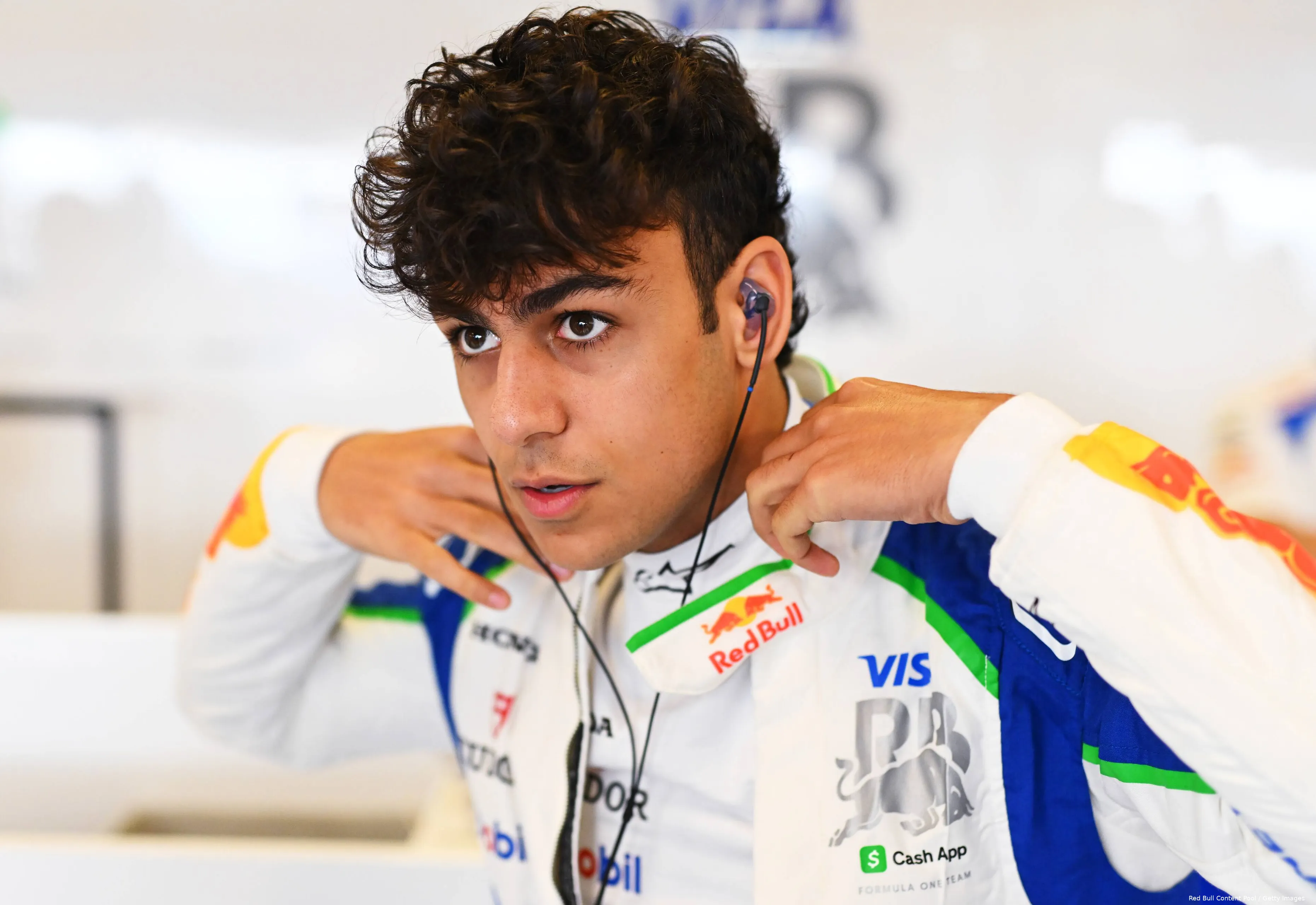 arvid-lindblad-racing-bulls-2025-abu-dhabi-14