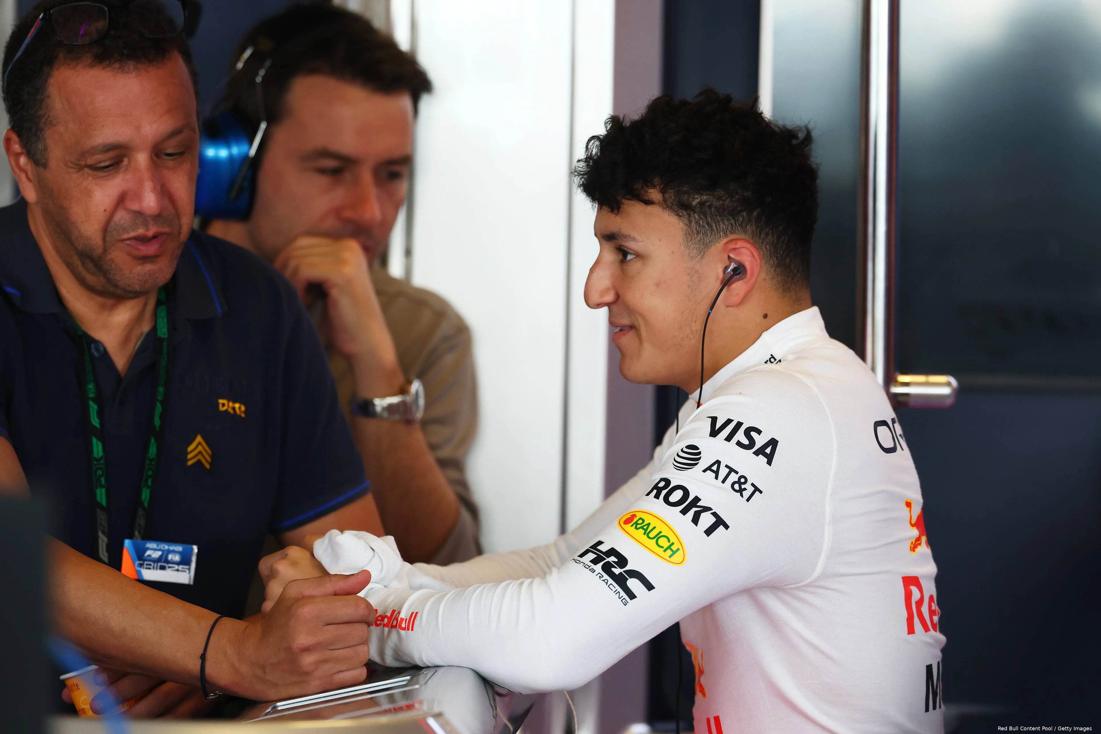 isack-hadjar-red-bull-racing-abu-dhabi-2025-test-1-vader