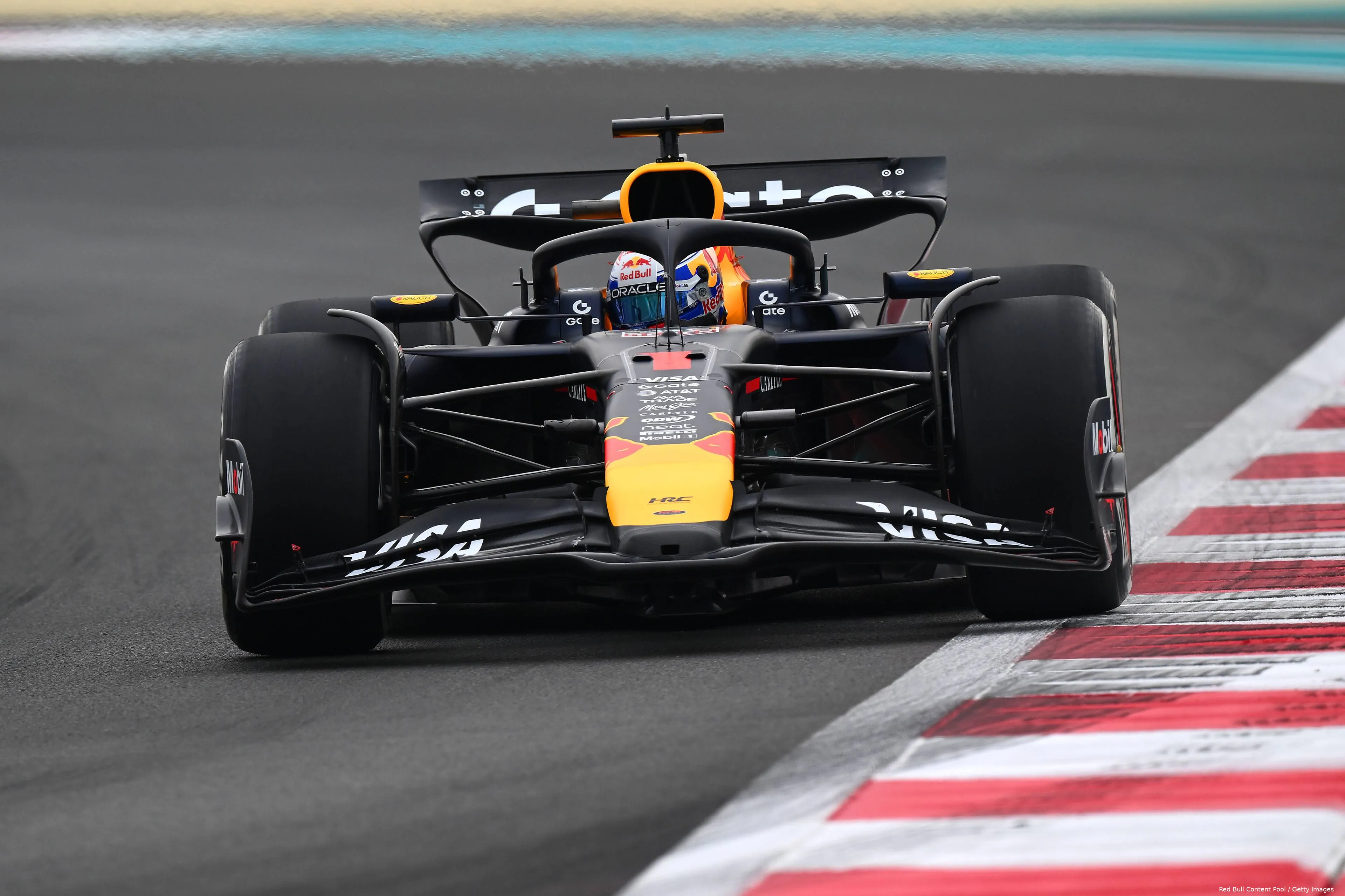 Verstappen-training-Abu Dhabi-Red Bull-6
