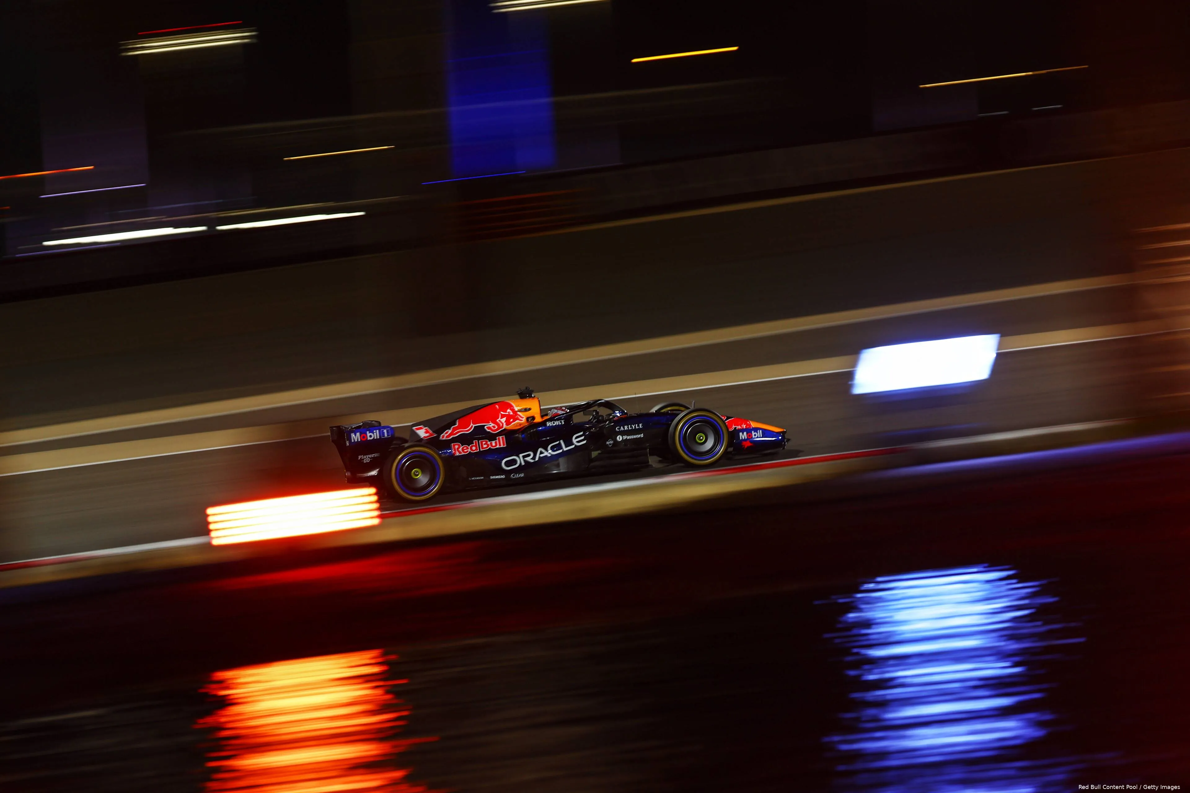 max-verstappen-red-bull-racing-wintertest-bahrein-rb22-19