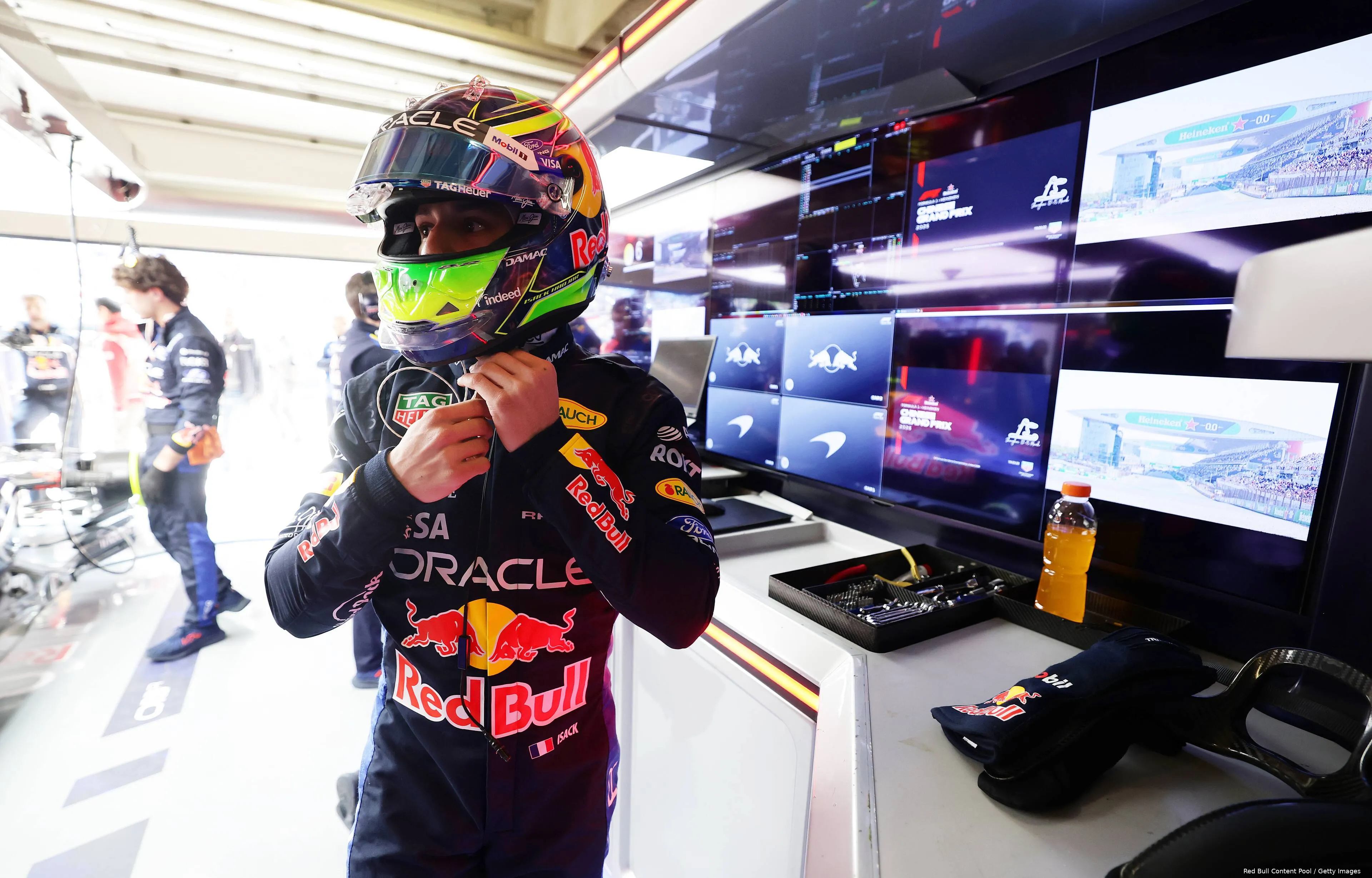 isack-hadjar-red-bull-racing-zaterdag-china-15