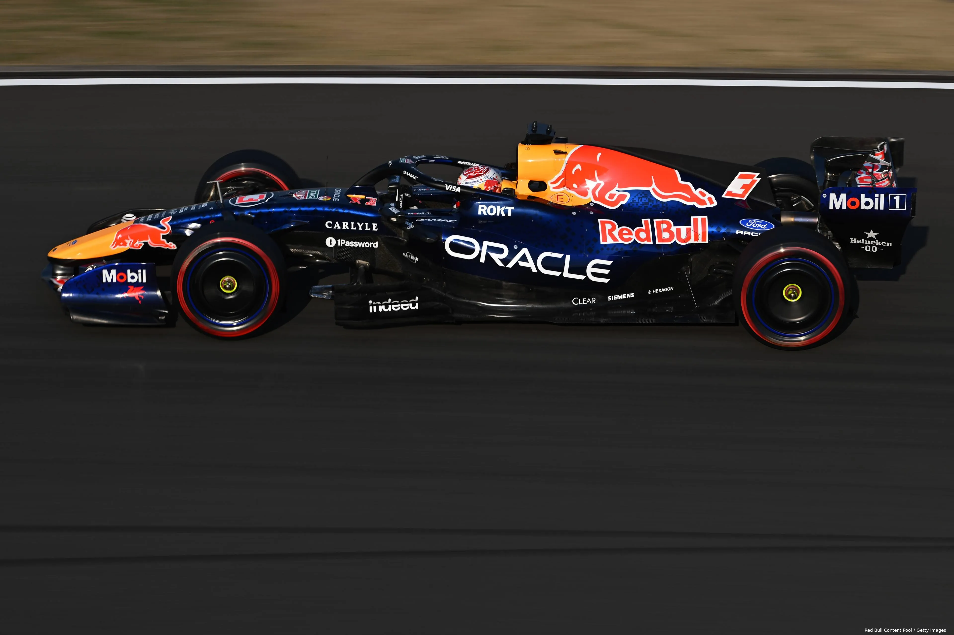 max-verstappen-red-bull-racing-china-vrijdag-5-rb22-12