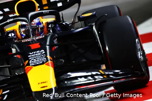 Een gebrek aan vertrouwen in de auto zorgt ervoor dat Verstappen niet kan pushen zoals hij gewend is.