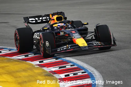 <i>Verstappen in bocht 2 tijdens de kwalificatie.</i>