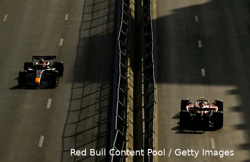 <i>Sergio Pérez en Carlos Sainz in Bakoe.</i>