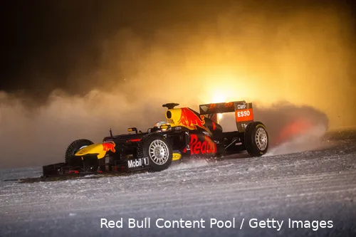 <i>Max Verstappen bestuurde de RB8 al eens in de sneeuw.</i>