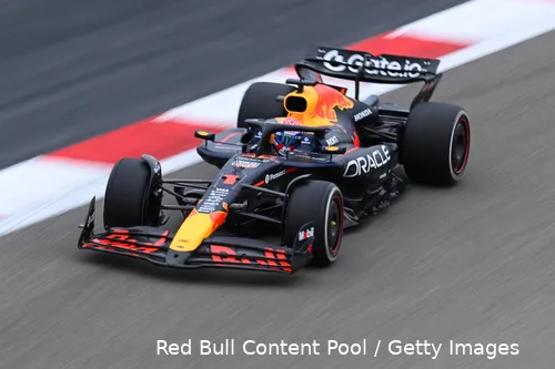 <i>Op wat sponsorstickers na lijkt de RB21 enorm op de RB20.</i>