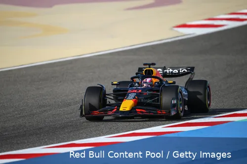 liam lawson red bull rb21 bahrain shakedown