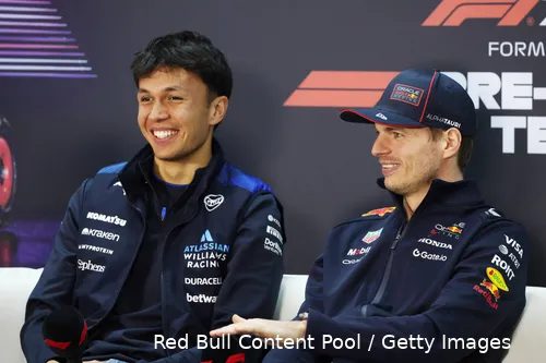 <i>Alexander Albon was ook altijd onder de indruk van de rijstijl van Max Verstappen.&nbsp;</i>