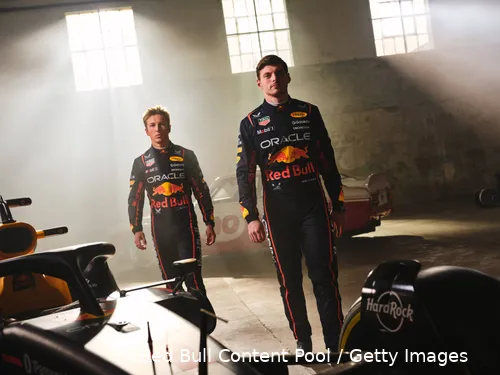 Verstappen heeft dit jaar een nieuwe teamgenoot, Liam Lawson.