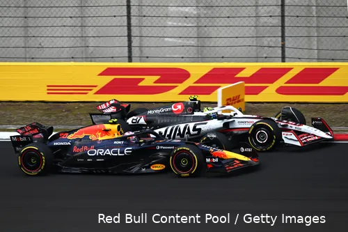 Lawson, hier in gevecht met Bearman, zou zijn laatste race voor Red Bull al wel eens gereden kunnen hebben.