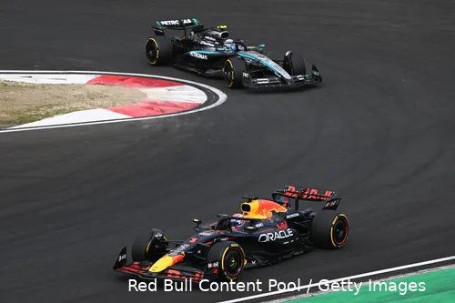 <i>Antonelli kon lang mee in het kielzog van Verstappen.</i>