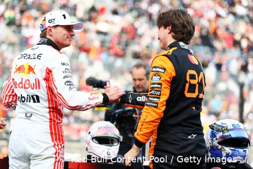 max verstappen racepak wit japan 2025 1 oscar piastri