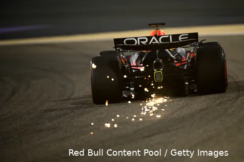 max verstappen red bull racing rb21 vrijdag 1 bodemplaat vonken 1