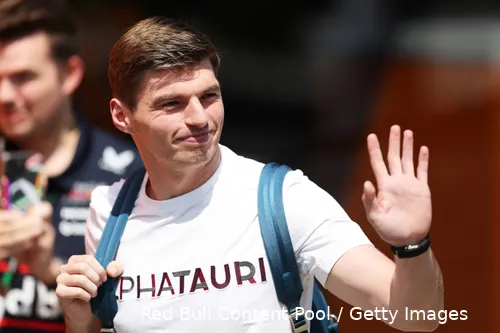 max verstappen alphatauri mediadag red bull racing imola 2025 1 zwaai