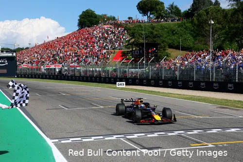 Verstappen wil zijn zege in Monaco een mooi vervolg geven, al rekent hij wel op een lastiger weekend voor Red Bull.