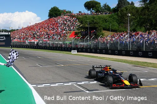 max verstappen rb21 red bull racing 2025 finish emilia romagna zondag race