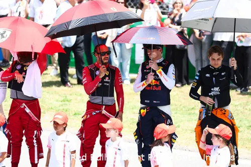 spanje 2025 isack hadjar charles leclerc lewis hamilton max verstappen oscar piastri zon warm fernando alonso 16