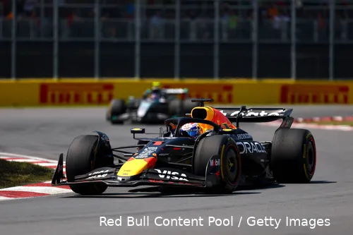 Verstappen probeerde te profiteren van DRS van achterblijvers.