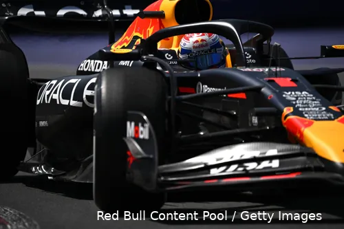 <i>Verstappen wil bij Red Bull blijven, maar stelt wel voorwaarden.</i>