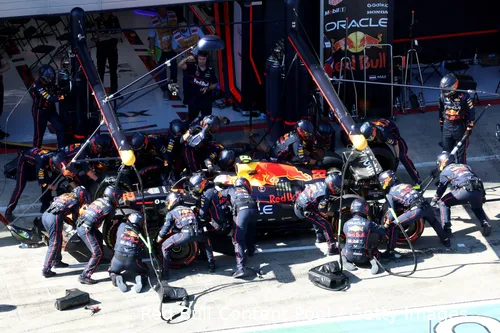 yuki tsunoda pitstop red bull racing oostenrijk 125