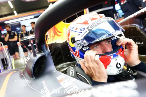 max verstappen red bull racing 2025 silverstone groot brittannie zaterdag kwalificatie helm