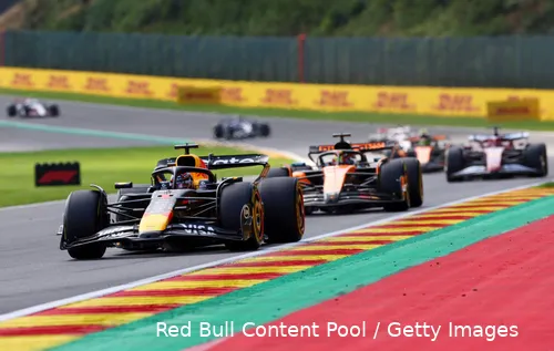 verstappen-piastri-mclaren-red-bull-sprintrace-1