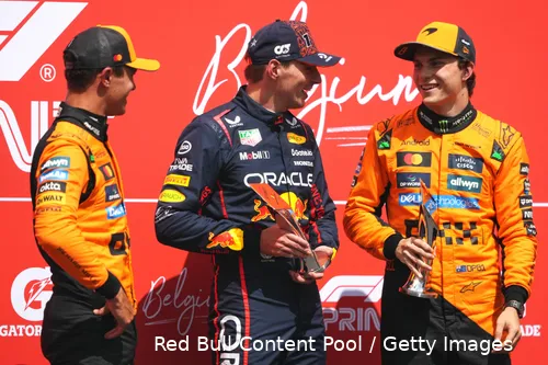 verstappen-piastri-norris-red-bull-mclaren-spa-sprintrace-4
