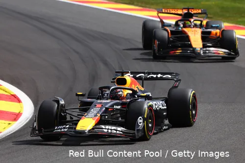 verstappen-piastri-red-bull-mclaren-spa-sprintrace-5