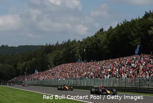 verstappen-piastri-red-bull-mclaren-spa-sprintrace-6